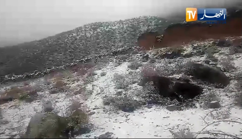 خنشلة: الثلوج تغطي مرتفعات جبال حويرة وشيليا