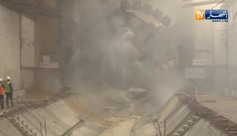 وزير النقل يشرف على معاينة الأشغال بمشروع ميترو الجزائر بباب الزوار