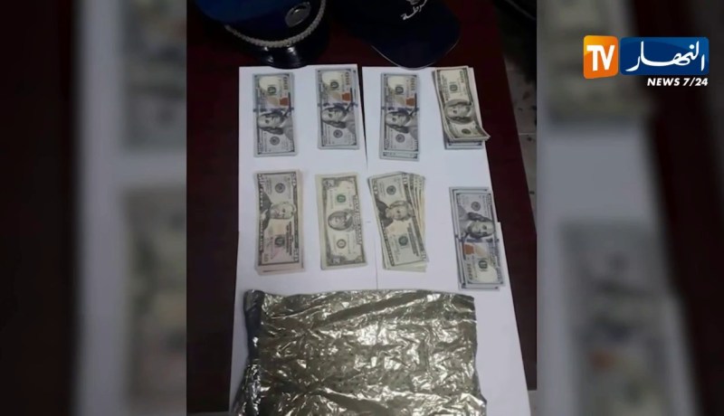 وهران: إحباط محاولة إدخال 12 ألف دولار عن طريق رعية تركي بمطار أحمد بن بلة