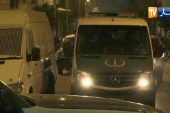 عدالة:  صور لحظة مغادرة أويحيى لمحكمة سيدي أمحمد في قضية ملزي