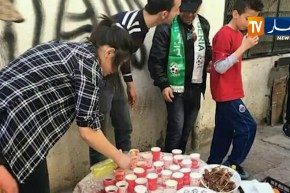 العاصمة: صور حضارية يصنعها الجزائريون بتوزيع الأكل على المتظاهرين