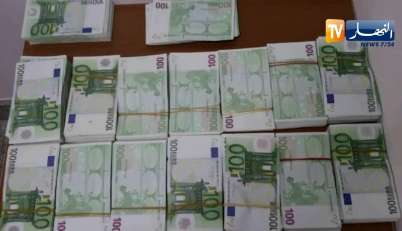 الجمارك تحجز 250 ألف يورو عند طالب موريتاني