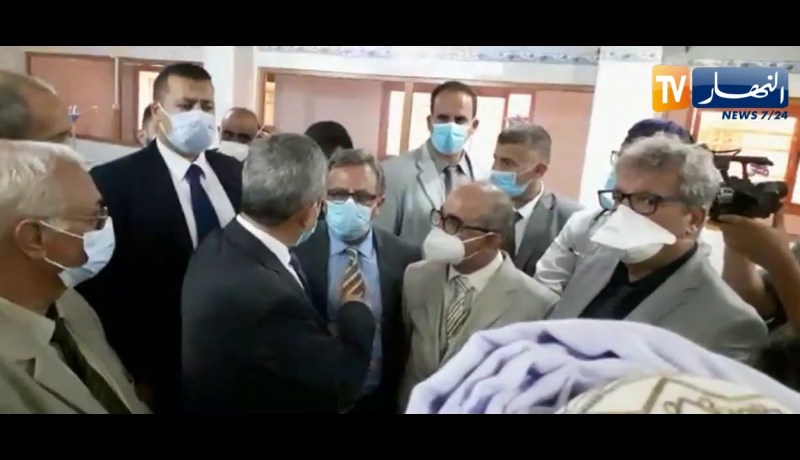 وزير الصحة يزور مستشفى البيض ويطلع على ما مدى جاهزيته للتكفل بمرضى كوفيد 19
