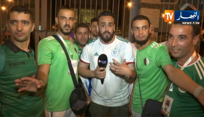 أنصار المنتخب الوطني في مصر يكرمون صحفي قناة النهار كمال مهوي