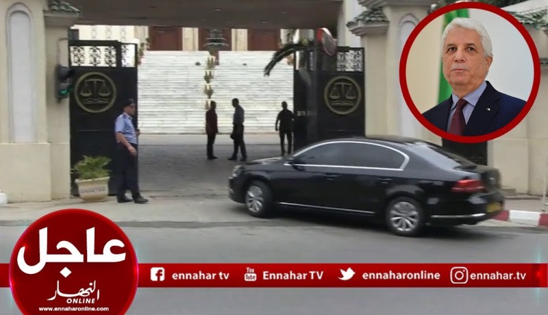 شاهد..لحظة دخول “الطيب لوح” إلى المحكمة العليا للمثول أمام المستشار المحقق