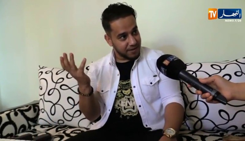 حينما تستنطق النوتات الشاب نسيم يبدع على آلة البيانو