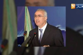 وفاة وزير الإتصال الأسبق عبد الرشيد بوكرزازة عن عمر ناهز 65 سنة