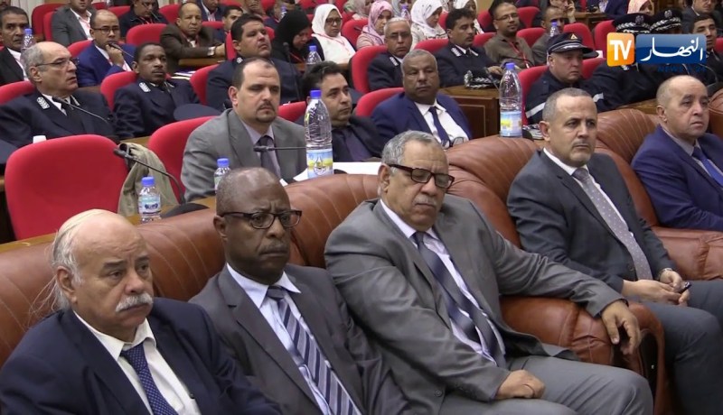 سياسة: بعد طردهم خلال الزيارات..الحراك الشعبي بفرض حظر التجوال على الوزراء