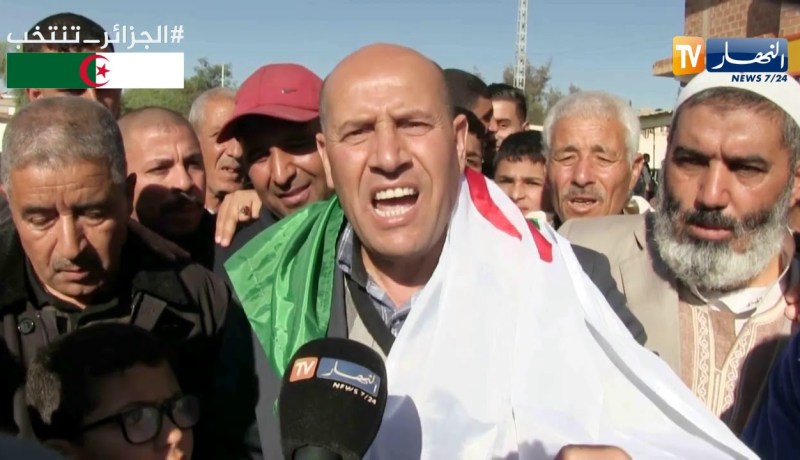 مقرة: مسيرات شعبية داعمة للمؤسسة العسكرية وداعية للإنتخابات