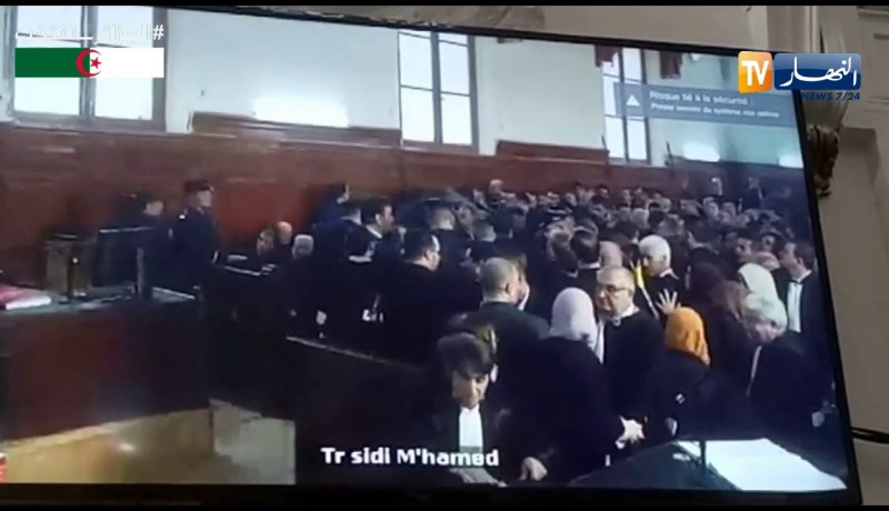 محكمة سيدي أمحمد..لحظة رفع الجلسة بعد إستجواب “سلال”