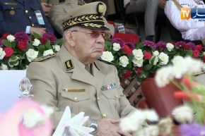 دفاع: الفريق أحمد قايد صالح في زيارة عمل وتفتيش إلى ن.ع.4 بورقلة