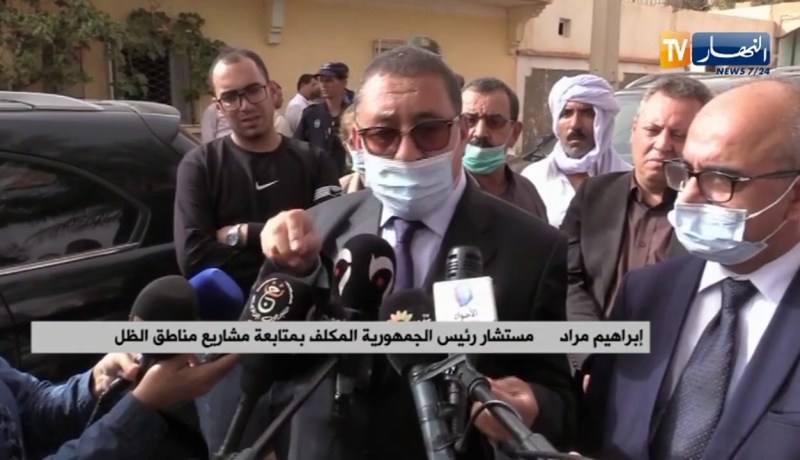 البيض : مستشار رئيس الجمهورية المكلف بمتابعة مشاريع منطق الظل يتفقد القرى النائية