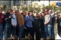 غاني مهدي في جولة بتيزي وزو لجمع التوقيعات