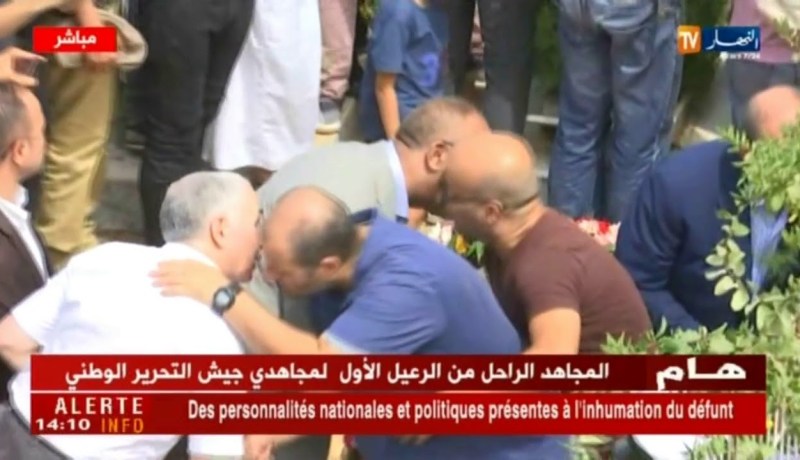 وزراء وشخصيات سياسية يقدمون التعازي بعد تشييع جنازة الفقيد “محمد الصلاح يحياوي”