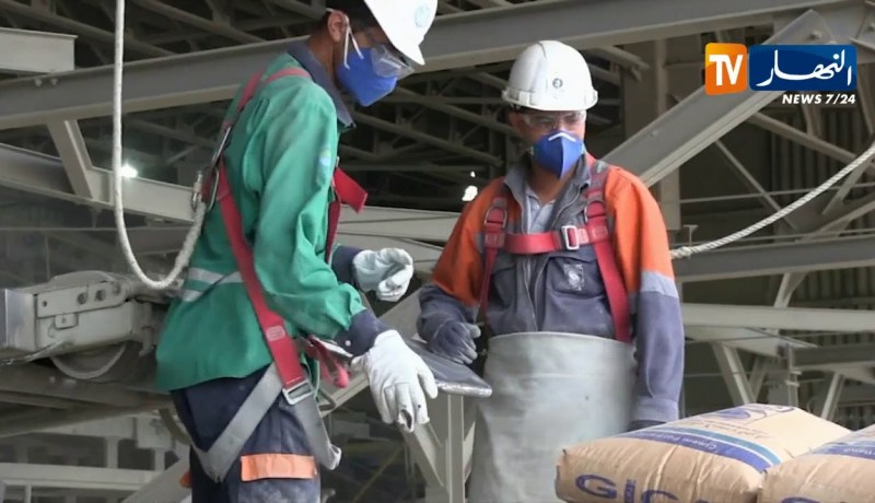 مجمع “جيكا” للإسمنت يصدر قرابة 400 ألف طن من الكلنكر خلال 5 أشهر