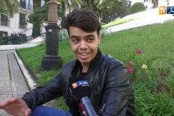 مجتمع: جزائريون مهووسون بالتكنولوجيا يملكون أكثر من هاتف وحاسوب