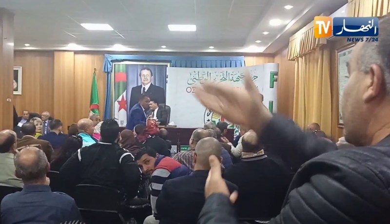 مناوشات كلامية بين مناضلي الأفلان داخل مقر الحزب