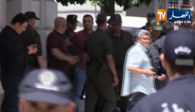 العاصمة: لحظة وصول علي حداد إلى محكمة سيدي محمد