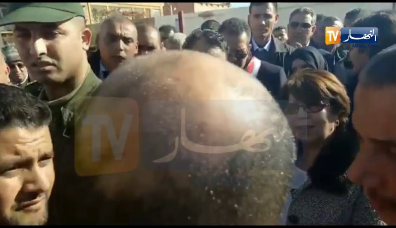 هذا مقاله أحد المقصيين من قائمة السكن الاجتماعي لوالية غليزان