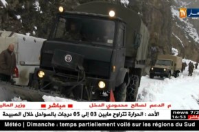 تيزي وزو: الثلوج تتسبب في شل الحركة في العديد من الطرقات