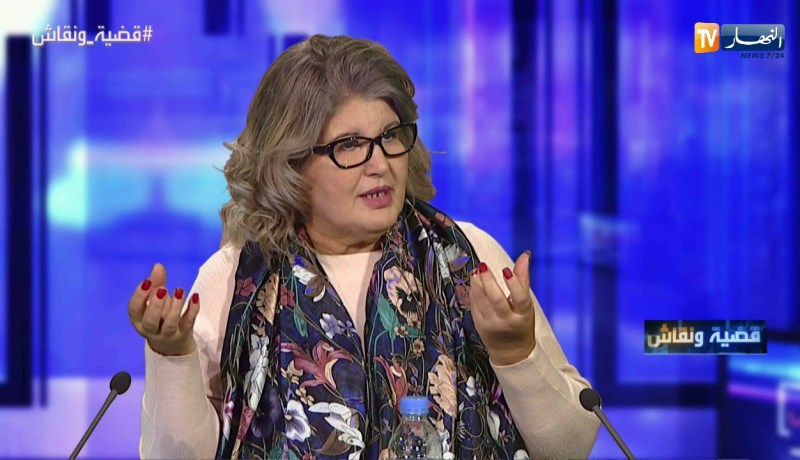 ناشطة حقوقية:  حياة الجزائريين غير منظمة والفايسبوك سبب خراب البيوت