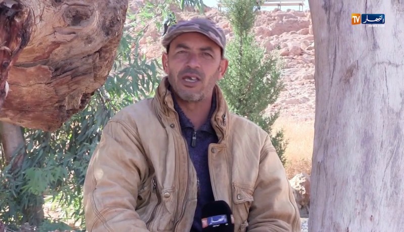 غرداية: عزيز..قاهر أفاعي الكوبرا القاتلة في رقصات الموت