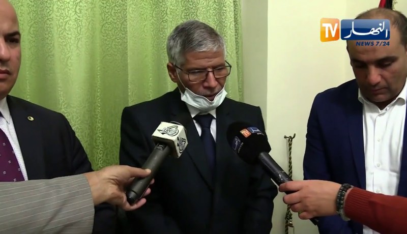 مجموعة من الحقوقيين في زيارة مساندة للسفير الصحراوي بالجزائر