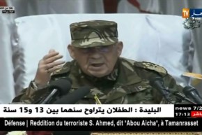 الفريق أحمد قايد صالح يواصل زيارته إلى الناحية العسكرية الثانية