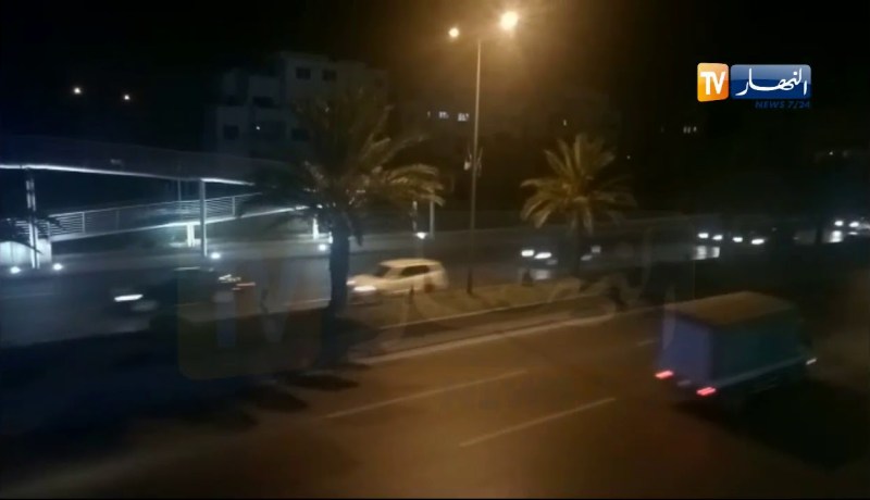 شاهد لحظة مرور موكب ولي العهد السعودي محمد بن سلمان بالطريق السريع بن عكنون