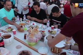 مديرية الخدمات الجامعية بالعفرون تنظم إفطارا جماعيا للطلبة