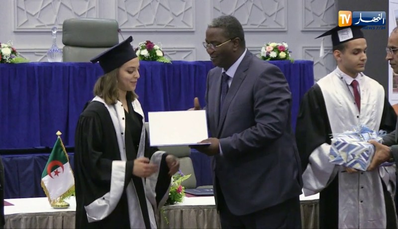 تخرج دفعات طلبة المدرسة العليا للسياحة بمعهدي تيزي وزو وبوسعادة