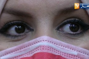 مجتمع: الكمامة تغير العادات التجميلية للنساء.. ماكياج العيون يتفوق على أحمر الشفاه