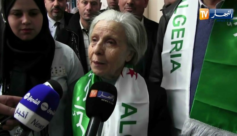 أم البواقي: شقيقة الشهيد العربي بن مهيدي تثمن دور الصحافة المحلية