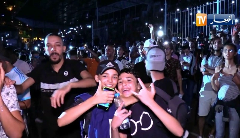 فن: أجواء حفل الفنان العالمي سولكينغ بملعب 20 أوت ببلوزداد