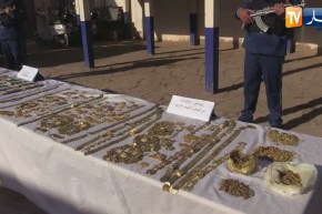 غرداية: حجز 5 كلغ ذهب وأكثر من 13 ألف أورو مزيفة وأكثر من 226 مليون سنتيم من العملة الوطنية بمتليلي