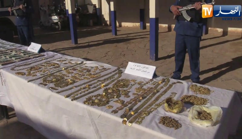 غرداية: حجز 5 كلغ ذهب وأكثر من 13 ألف أورو مزيفة وأكثر من 226 مليون سنتيم من العملة الوطنية بمتليلي