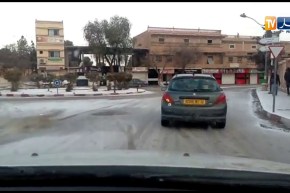 البيض : صعوبات في السير بسبب الثلوج و موجة الصقيع