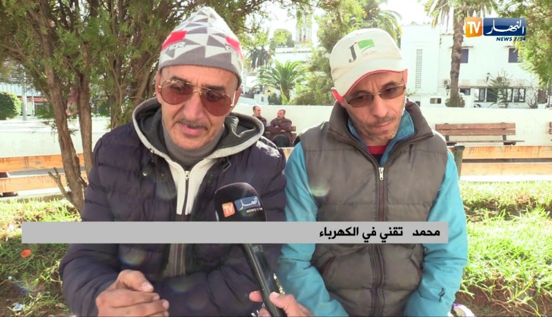 مجتمع: رصاص..تقني في الكهرباء..دهان..يعرضون عملهم على قارعة الطريق