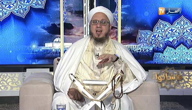 فاسألوا: قراءة “سورة الملك” كل ليلة تقي الإنسان من عذاب القبر