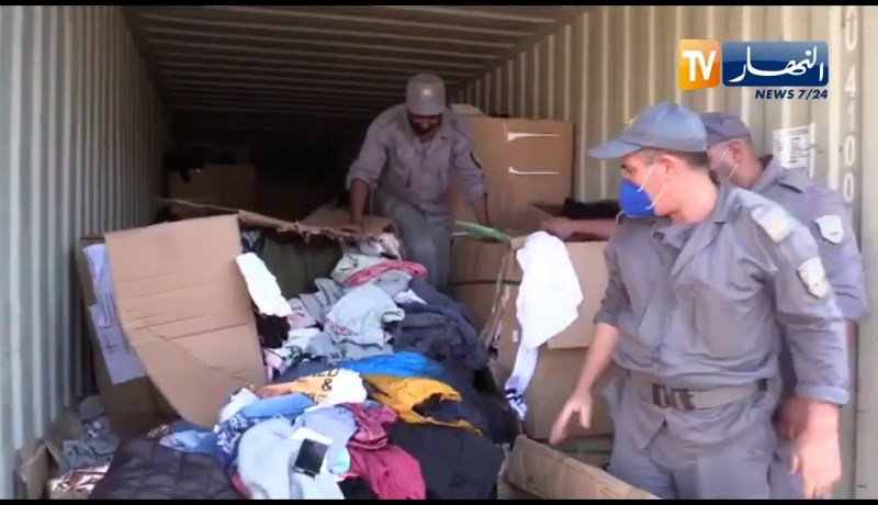 حجز 24 طنا من الألبسة والاحذية المستعملة مستوردة من اسبانيا بميناء وهران