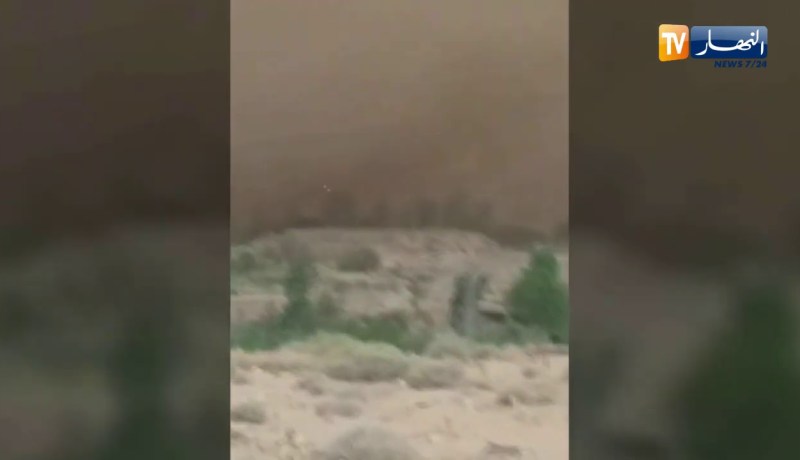 البيض : زوابع رملية تجتاح عديد المناطق بالولاية