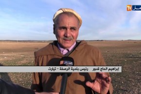 تيارت/ “الحاج قدور”…رئيس بلدية لا يستغنى عن الفلاحة ولباس الجلابة والشاش