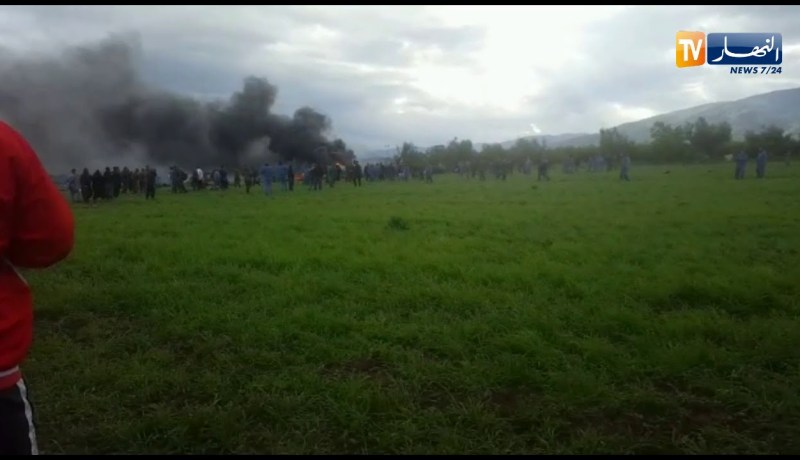 البليدة: فيديو حصري لسقوط الطائرة العسكرية بالقرب من مطار بوفاريك