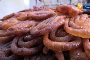 برج بوعريريج: محل عائلة زواوي .. أكثر من 30 سنة في صناعة الزلابية