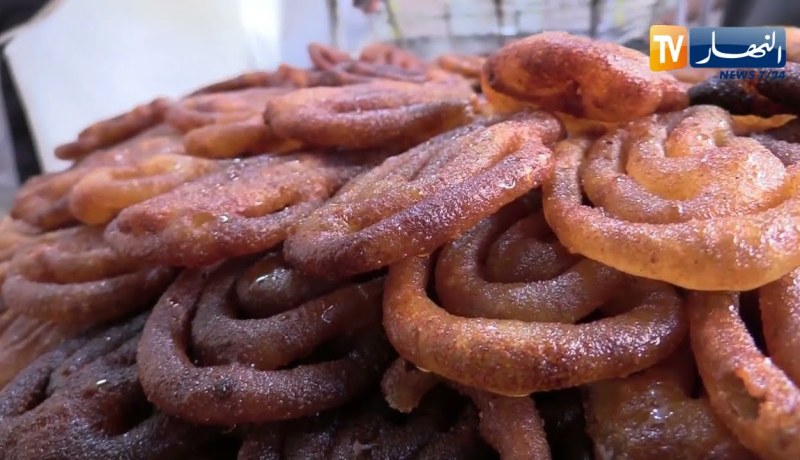 برج بوعريريج: محل عائلة زواوي .. أكثر من 30 سنة في صناعة الزلابية