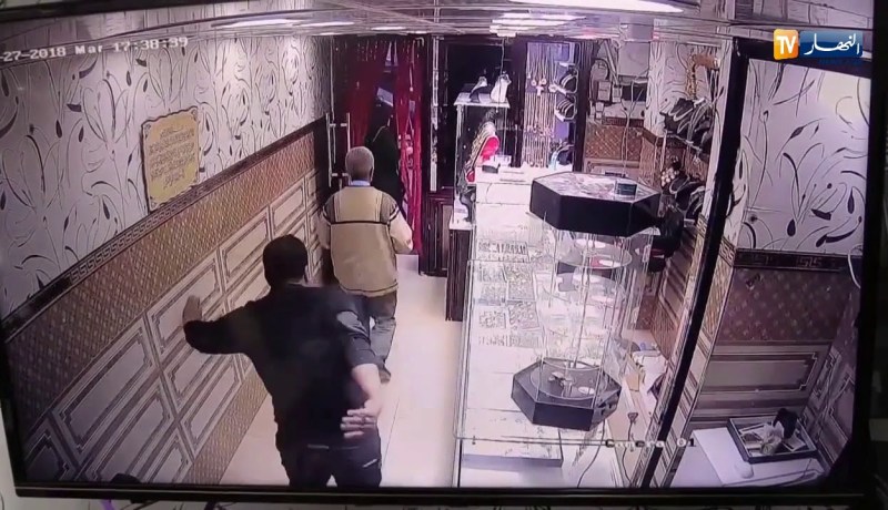 تلمسان: حادثة سطو على محل للمجوهرات بقيادة فتاة في مغنية