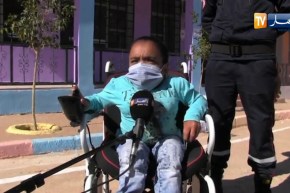 النعامة: صليحة تؤدي واجبها الإنتخابي رغم إعاقتها