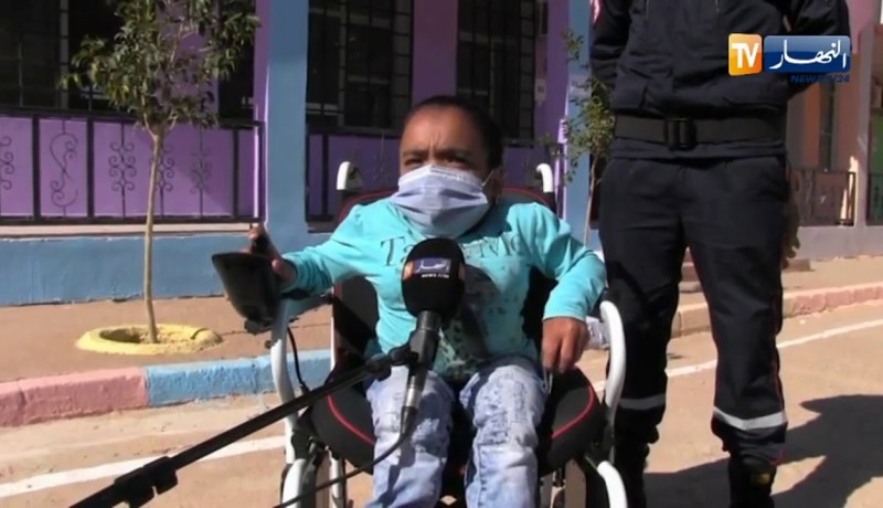 النعامة: صليحة تؤدي واجبها الإنتخابي رغم إعاقتها