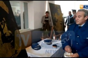 سيدي بلعباس/ حافظ شرطة يرسم بدوي ولهبيري بطريقة رائعة