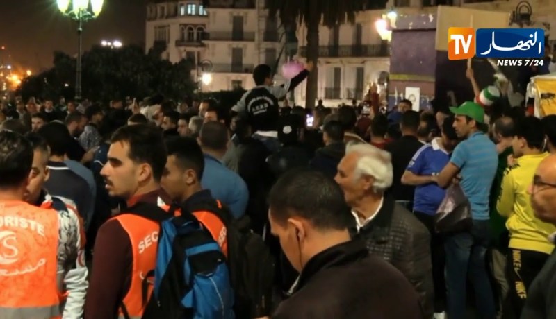 العاصمة: خروج العشرات من المتظاهرين بعد الإفطار دعما للحراك الشعبي